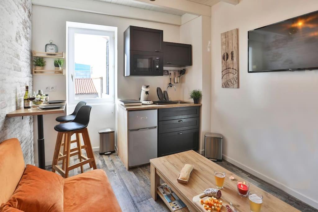 DUPLEX 2* HYPER-CENTRE Style Industriel à 2 pas de la plage + PARKING INCLUS  Les Sables-dʼOlonne Extérieur photo