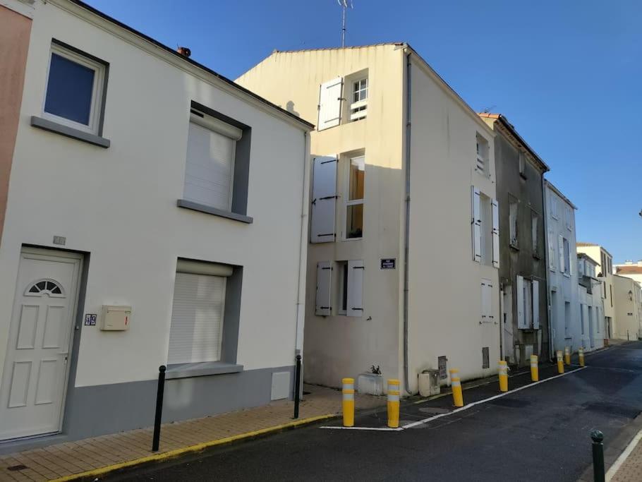 DUPLEX 2* HYPER-CENTRE Style Industriel à 2 pas de la plage + PARKING INCLUS  Les Sables-dʼOlonne Extérieur photo